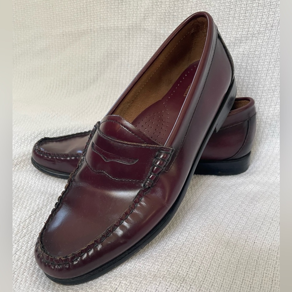 G.H. Bass Whitney Weejuns Loafer—Wine size 9